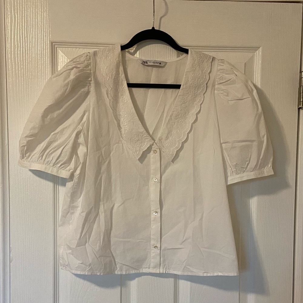 NWOT zara white blouse with puffy sleeves and lace collar